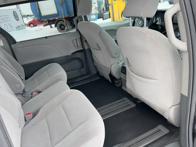 2018 Toyota Sienna - Photo 27