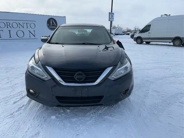 2018 Nissan Altima - Photo 2