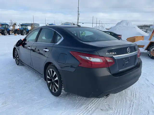 2018 Nissan Altima - Photo 6