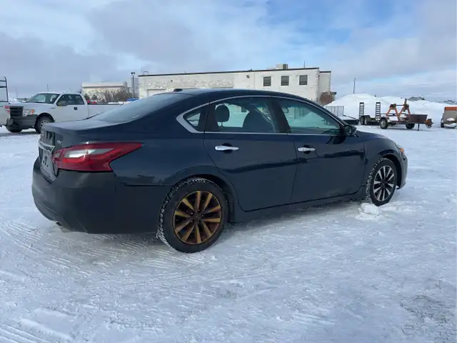 2018 Nissan Altima - Photo 8