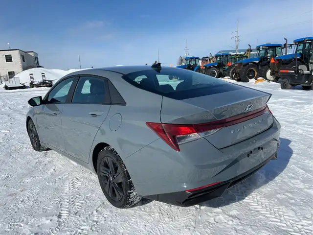 2022 Hyundai ELANTRA - Photo 6