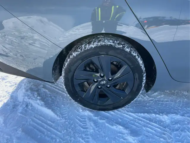 2022 Hyundai ELANTRA - Photo 9