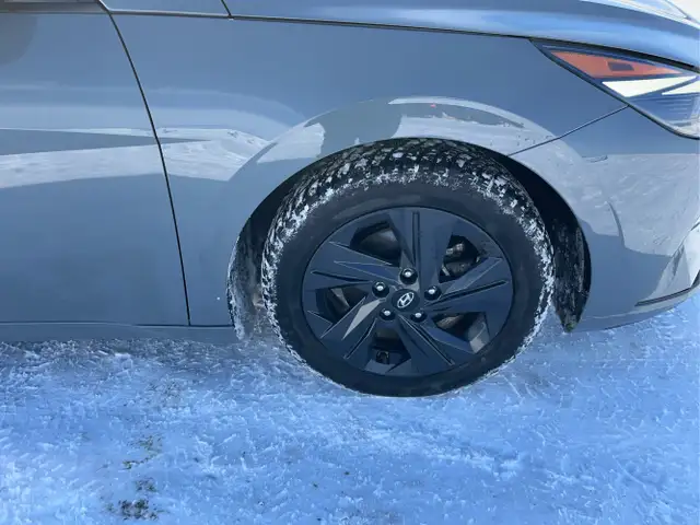 2022 Hyundai ELANTRA - Photo 10