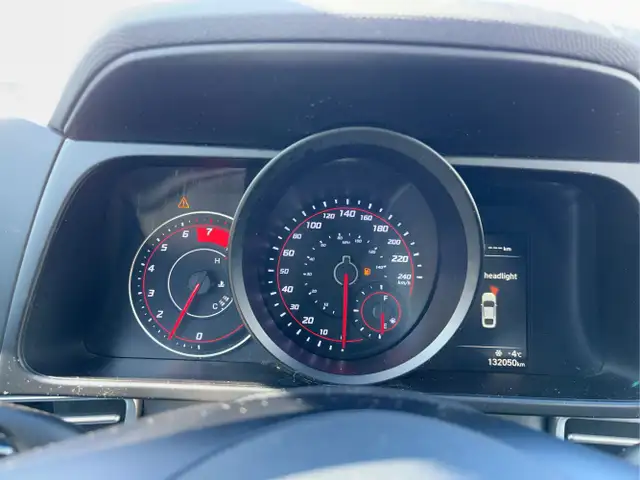 2022 Hyundai ELANTRA - Photo 18