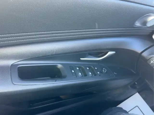 2022 Hyundai ELANTRA - Photo 23