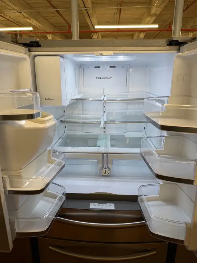 Samsung stainless steel four door fridge 33 inch - Photo 2