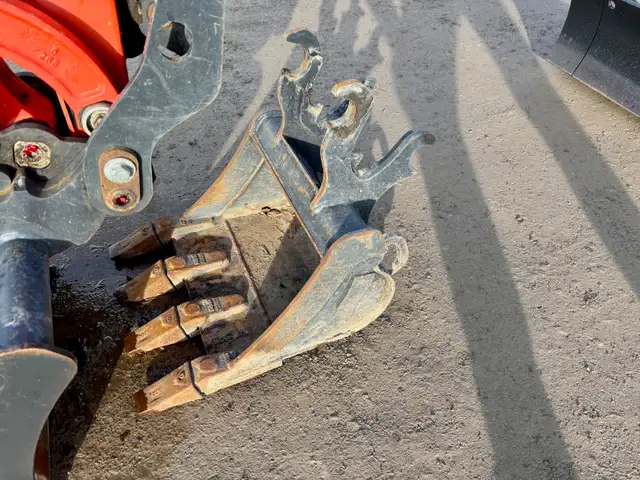 2023 Kubota U17, Thumb & 2 Buckets - Photo 6