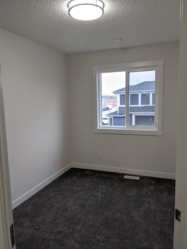 FULL 3 BED/2.5 BATH TRENDY DUPLEX IN SETON AREA! RENT REDUCED! - Photo 5