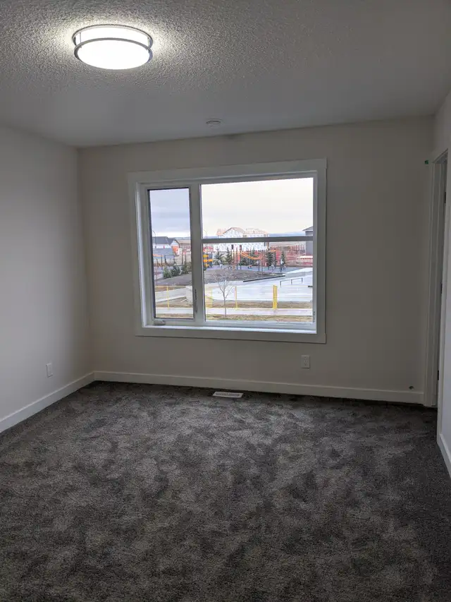 FULL 3 BED/2.5 BATH TRENDY DUPLEX IN SETON AREA! RENT REDUCED! - Photo 6