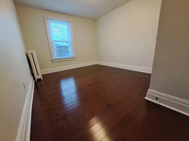 Stunning 4-Bedroom Apartment Near Downtown Oshawa - Photo 5
