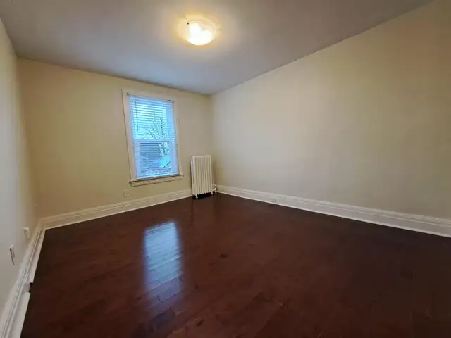 Stunning 4-Bedroom Apartment Near Downtown Oshawa - Photo 6