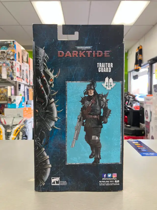 Warhammer 40K Darktide Traitor Guard McFarlane Toys - BRAND NEW - Photo 2