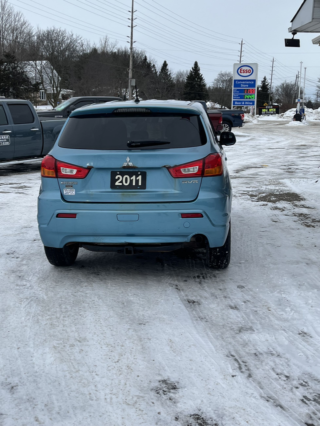 2011 Mitsubishi RVR SE 4WD - BEING SOLD AS IS - Photo 4