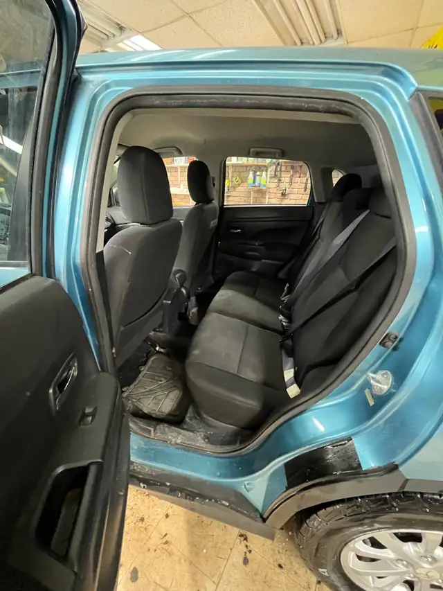 2011 Mitsubishi RVR SE 4WD - BEING SOLD AS IS - Photo 10