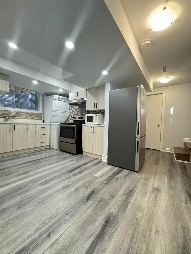 Brand new studio payment in Mississauga by sequre on mall $1500 - Photo 2