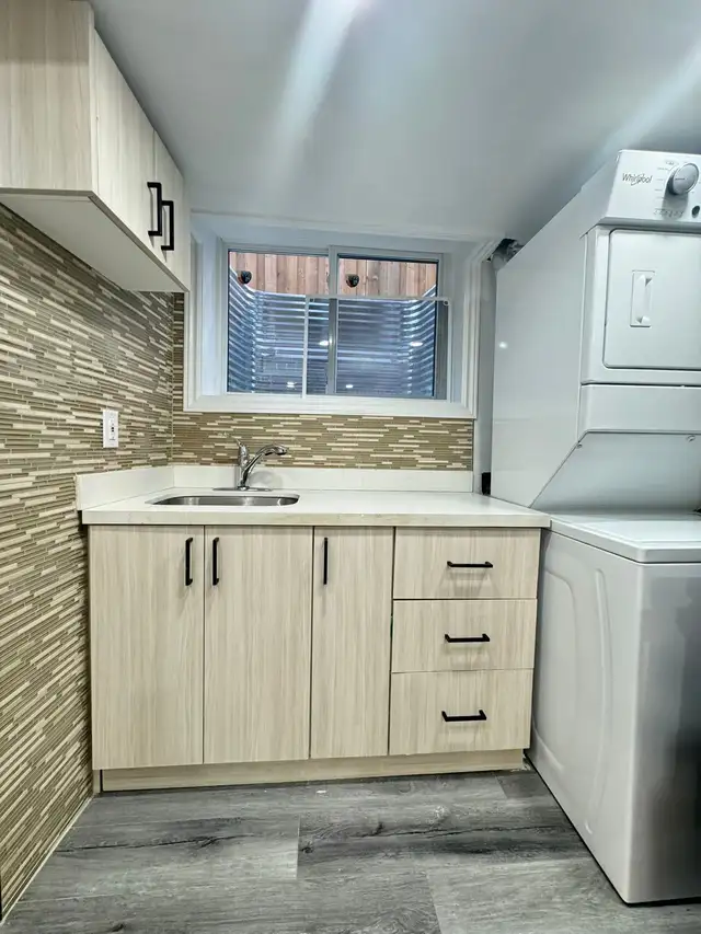 Brand new studio payment in Mississauga by sequre on mall $1500 - Photo 3
