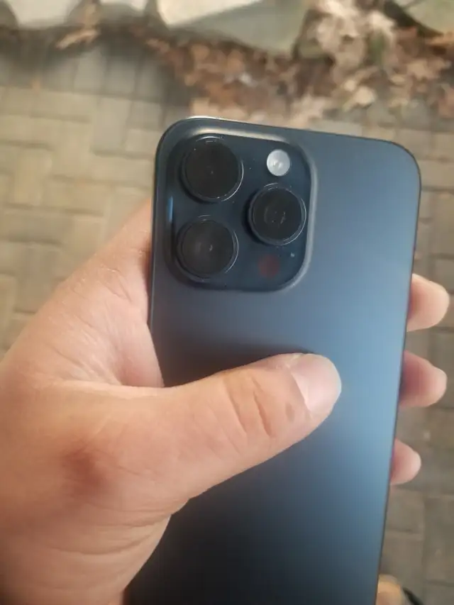 iPhone 15 Pro Max - 256GB  - NEW - Photo 2