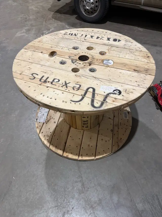 Wooden cable reels (2)