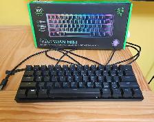 Razer Huntsman Mini 60% Clicky Optical Gaming Keyboard