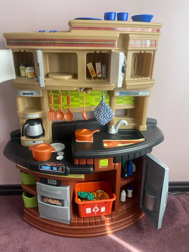 Step 2 Play Kitchen For Sale - Photo 5