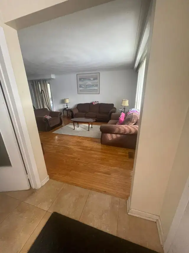 3 bedrooms apart in Main floor of a Bungalow- North York - Photo 2