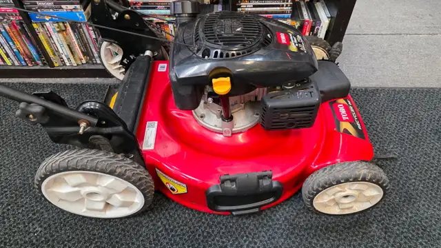 TORO 22' Self-Propelled Gas Lawn Mower with Kohler Engine - Photo 3