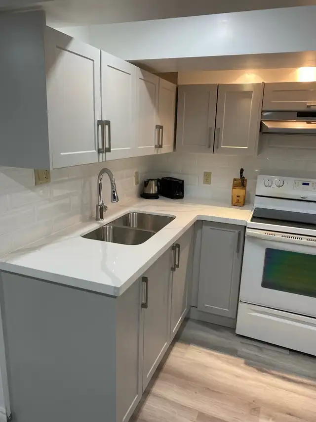 HIGH END STUDENT RENTAL NEAR GEORGIAN COLLEGE - Photo 8