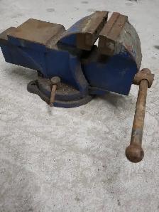 VINTAGE BENGE VISE IN EXC.COND