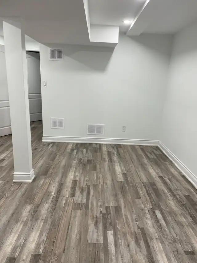 1 Bedroom Legal Basement Apartment - Photo 2