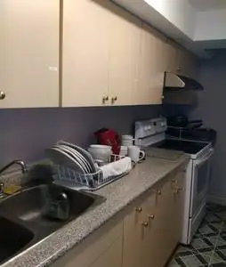 Quiet 130sqft Room on 1st Floor, Near Scarborough Town Center - Photo 6