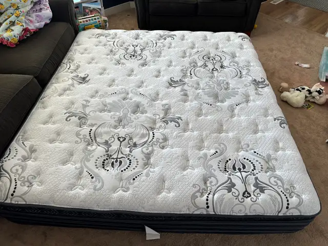 Beautyrest King Mattress for pickup