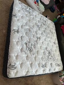 Beautyrest King Mattress for pickup - Photo 4