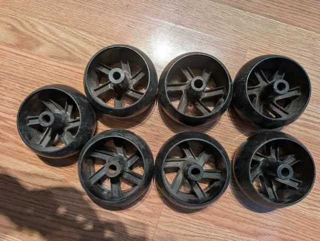 Set of 7 Black Plastic Wheels