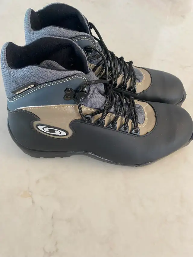 210cm Classic XC Waxless Skies with Mens 9.5 Boots & 150cm Poles - Photo 6