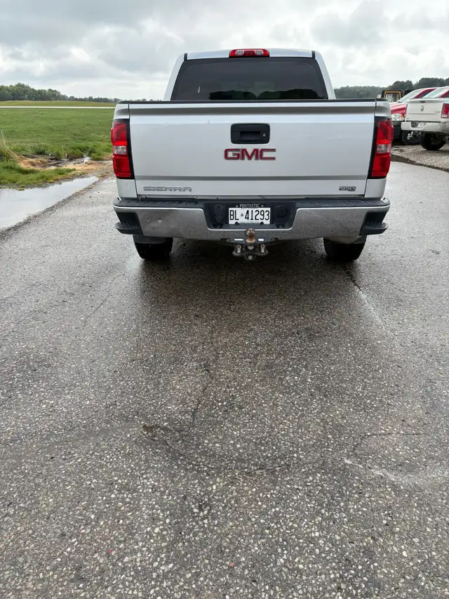 2017 GMC Sierra SLT 1500 4x4 5.3L V8 - Photo 5