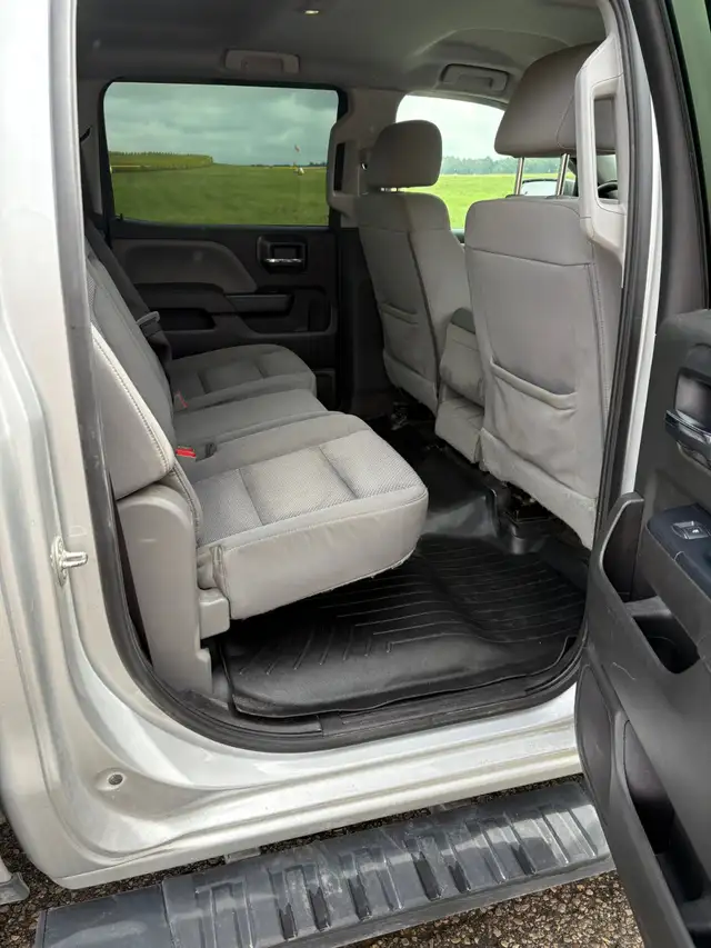 2017 GMC Sierra SLT 1500 4x4 5.3L V8 - Photo 6