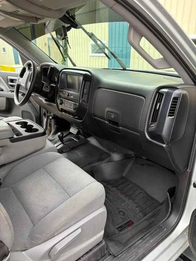 2017 GMC Sierra SLT 1500 4x4 5.3L V8 - Photo 8