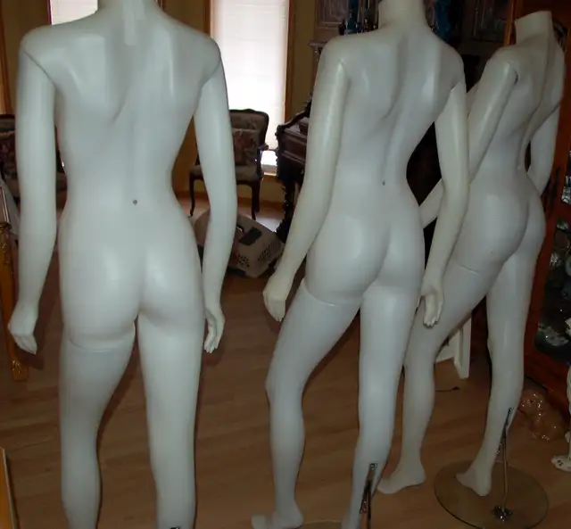 3 identical female  headless mannequin - Photo 3