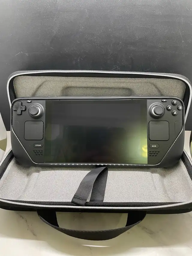 STEAM DECK VALVE 2TB W/CASE & CHARGER - Photo 2