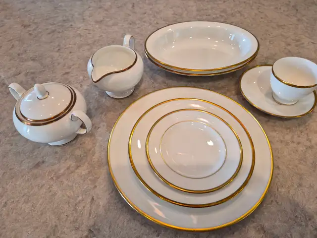 Wedgwood California 45 Pieces Bone China Dinnerware Set 8 place - Photo 2