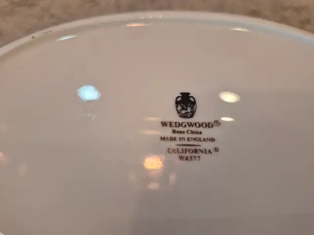 Wedgwood California 45 Pieces Bone China Dinnerware Set 8 place - Photo 3