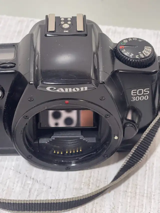 Canon EOS 3000 - Photo 8