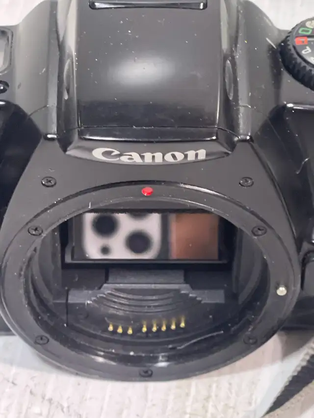 Canon EOS 3000 - Photo 9