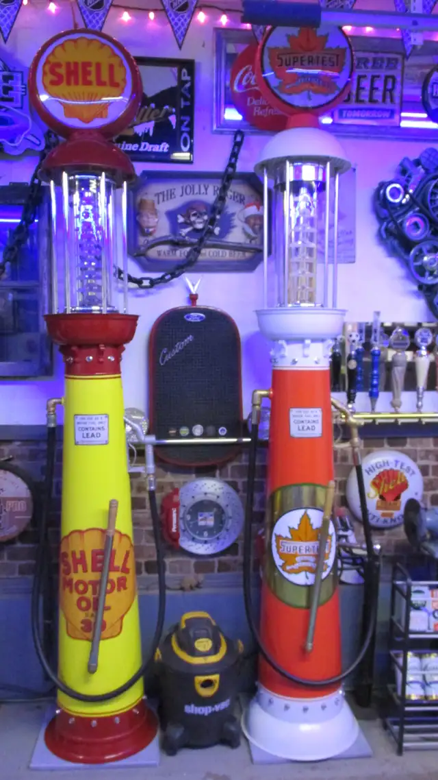 Visible gas pump replica