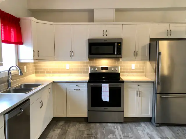 Two Bedroom Apartment - MAY 1st - Photo 6