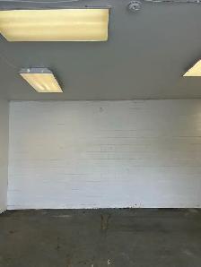 Commercial warehouse with office - Photo 7