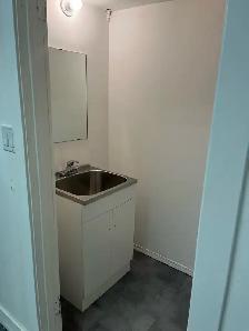 Commercial warehouse with office - Photo 10