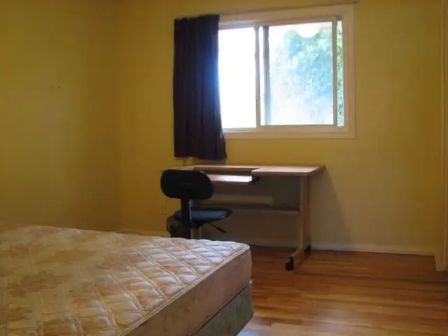 Rooms in Meadowlands near Carlton U and Algonquin College - Photo 3