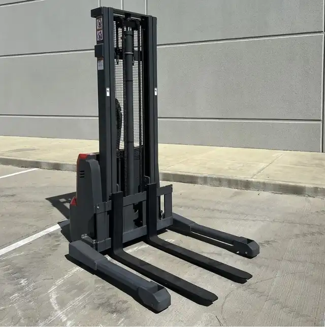 STRADDLE ELECTRIC PALLET STACKER - 3300 LB CAPACITY - 98' LIFT - Photo 5