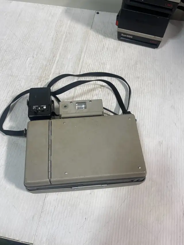 Polaroid 420 Camera - Photo 8